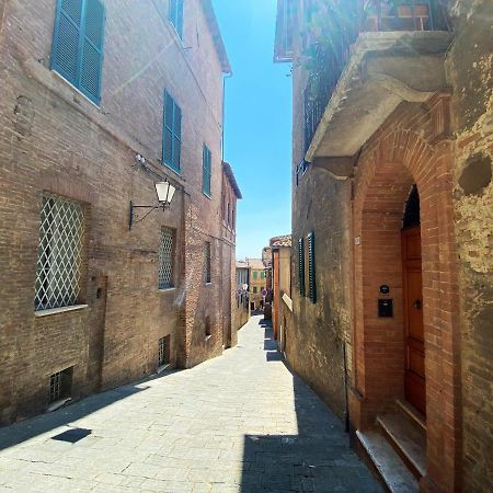 La Fonte-With Balcony Close By Piazza Del Campo 시에나 외부 사진