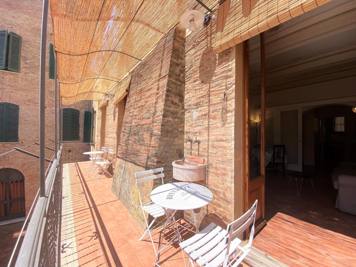 La Fonte-With Balcony Close By Piazza Del Campo 시에나 외부 사진