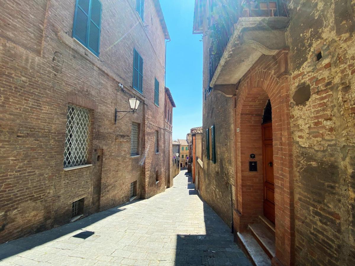 La Fonte-With Balcony Close By Piazza Del Campo 시에나 외부 사진