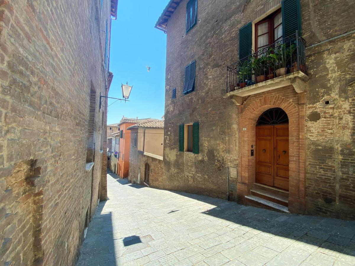 La Fonte-With Balcony Close By Piazza Del Campo 시에나 외부 사진