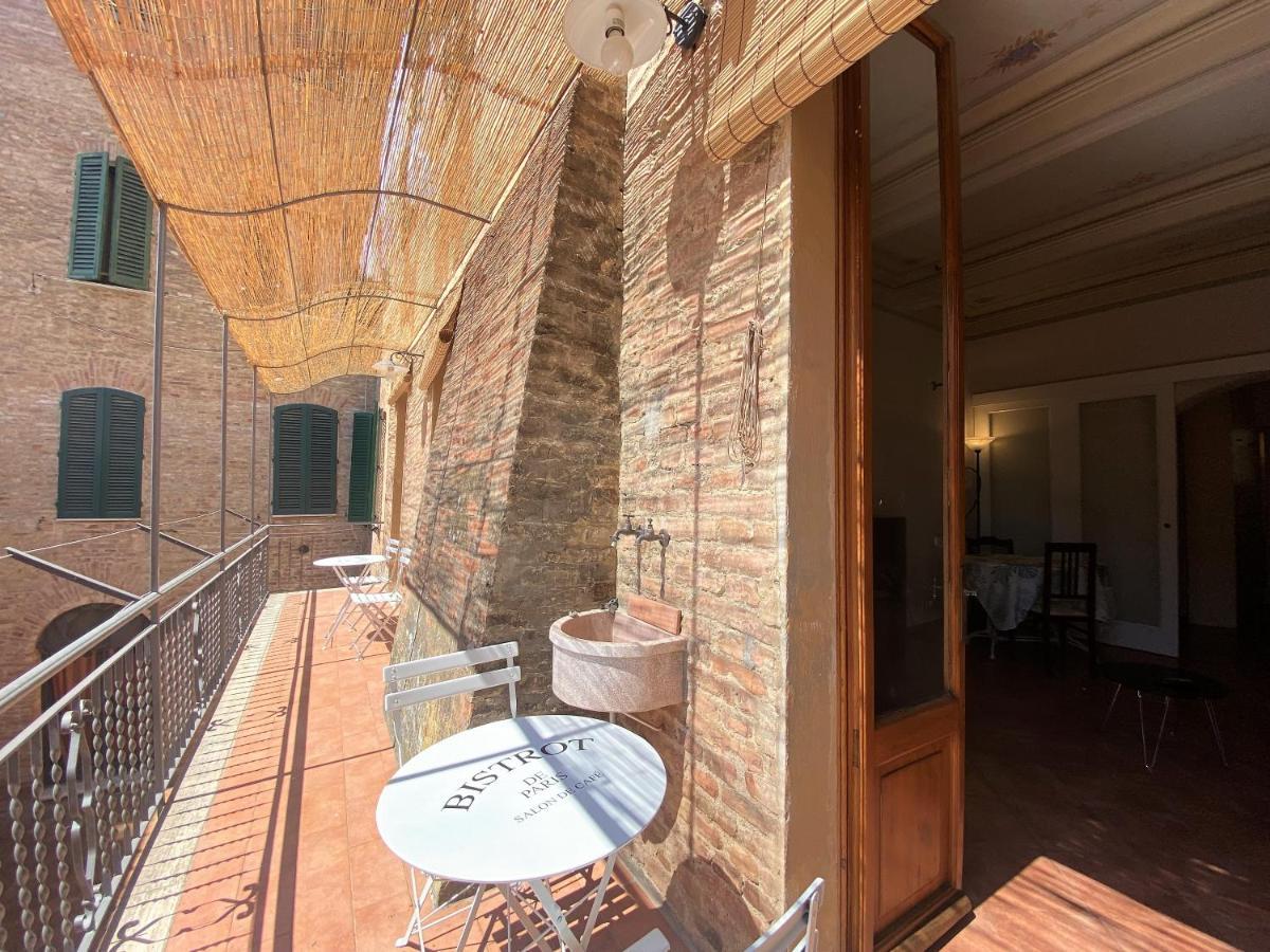 La Fonte-With Balcony Close By Piazza Del Campo 시에나 외부 사진